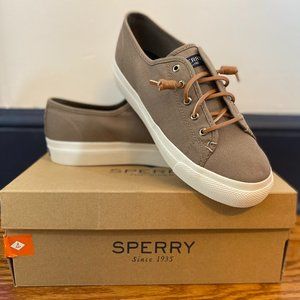Sperry Cliffside Taupe Sneakers 9M (EUR 40)